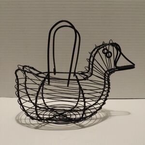Country Farmhouse Wire Chicken Egg Basket